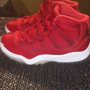 AIR JORDAN 11 RETRO " WIN LIKE ’96" Gym Red/White